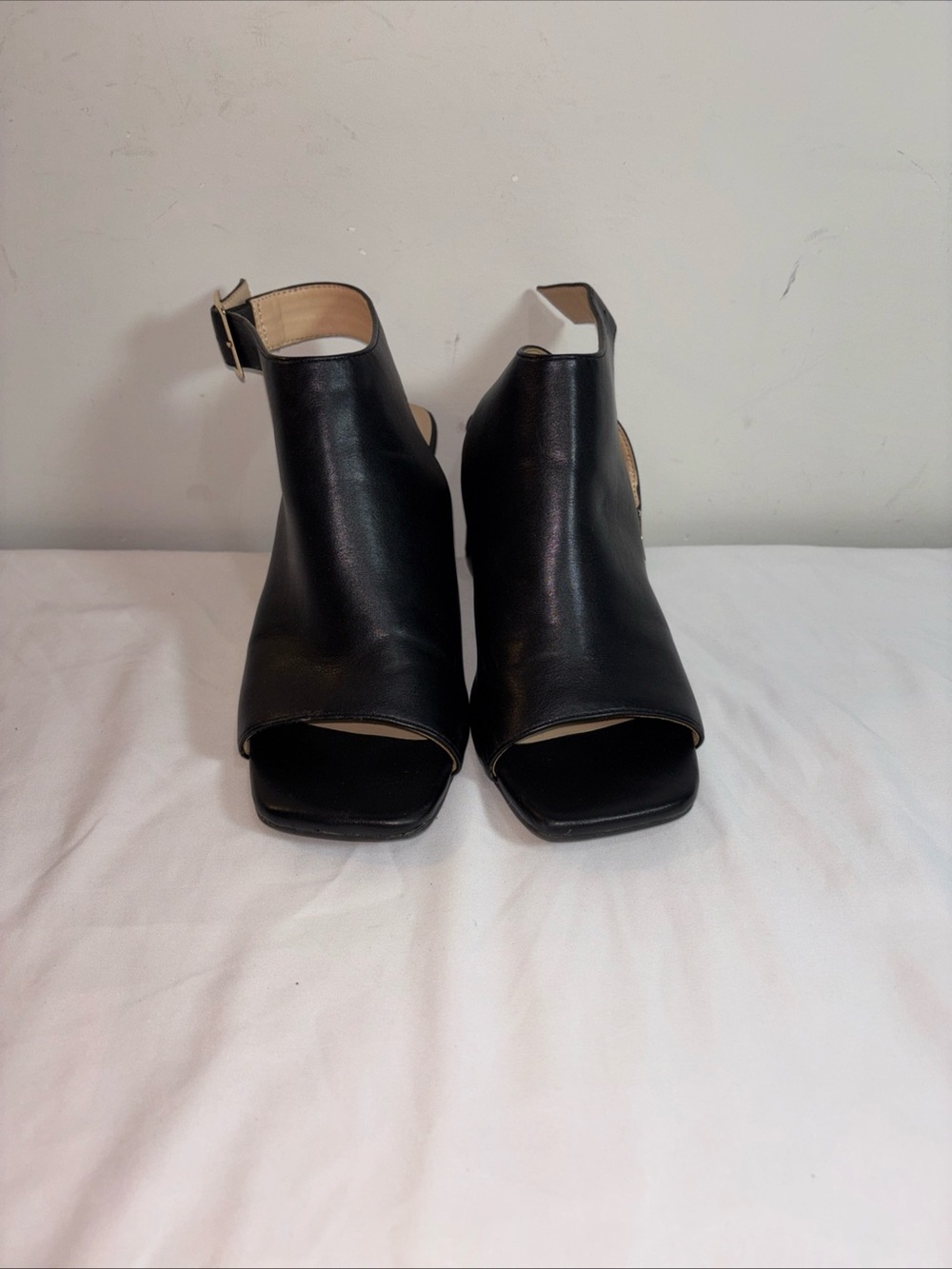 Crown and Ivy Black Open-Toe Ankle Strap Heels - Women's Fashion Sandals 7/3
